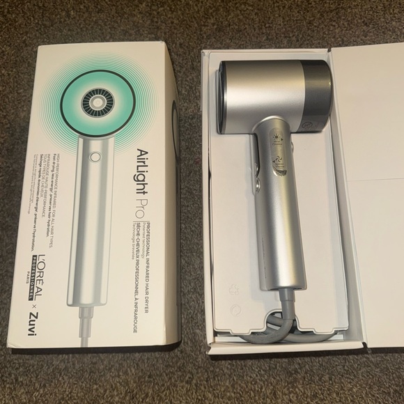 L'Oreal AirLight Pro Hair Dryer in Silver and Green - Picture 4 of 5